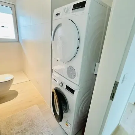 Appartement Studio In Belair With Private Balcony *