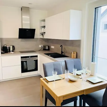 Studio In Belair With Private Balcony